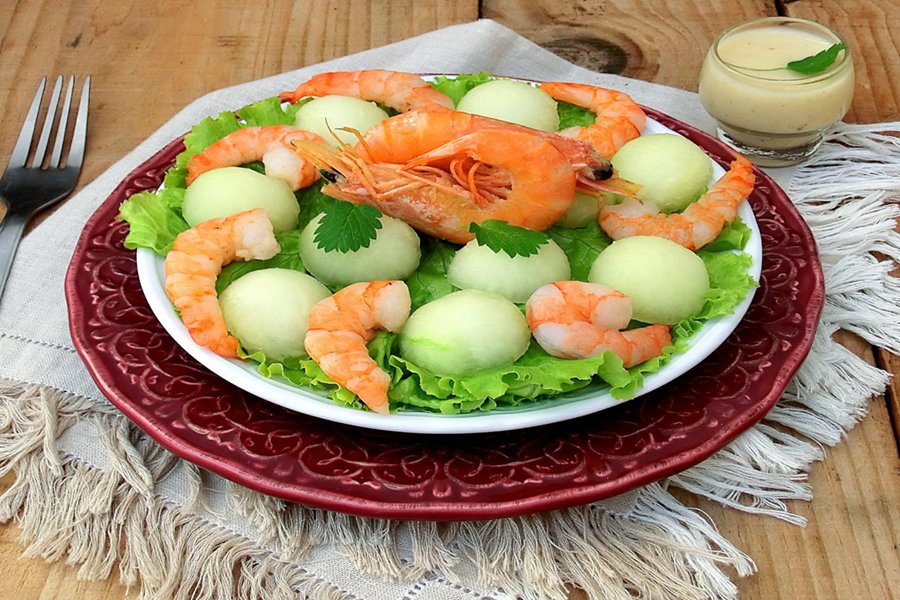 salada de melão com camarão