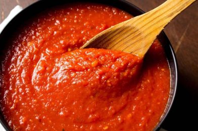 Delicioso molho de tomate caseiro simples