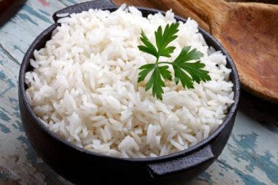 Simples passo a passo de arroz de microondas